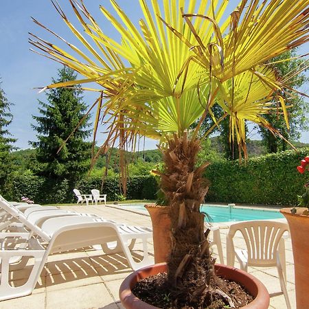 Appealing Apartment In Vezac With Swimming Pool 베이냑 에 카즈낙 외부 사진
