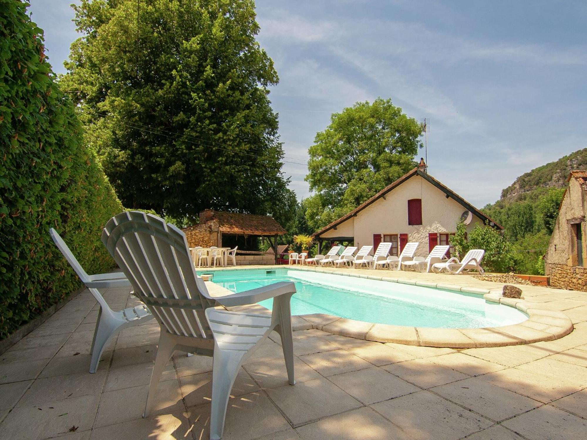 Appealing Apartment In Vezac With Swimming Pool 베이냑 에 카즈낙 외부 사진