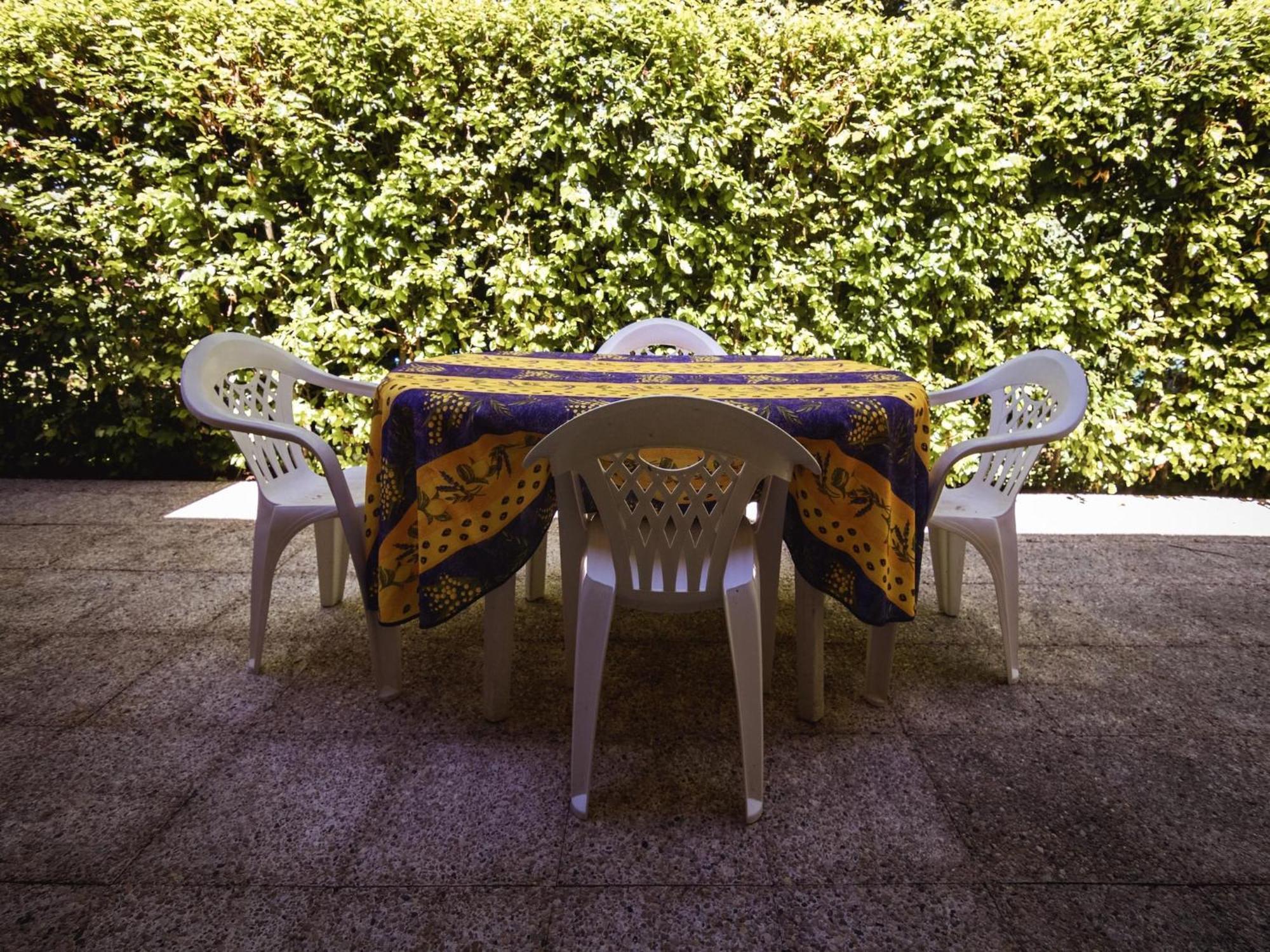 Appealing Apartment In Vezac With Swimming Pool 베이냑 에 카즈낙 외부 사진